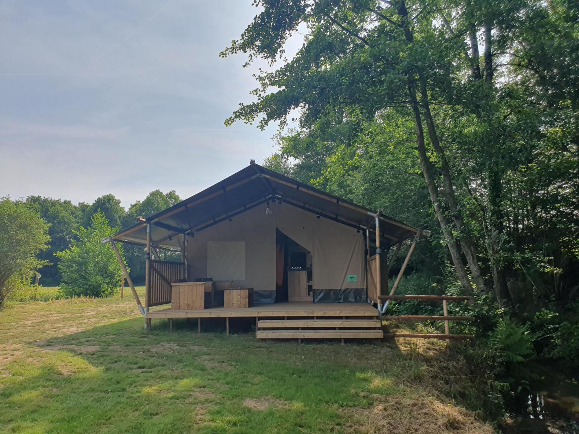 Luxury Safari Tents At Moulin Du Pommier Glamping & Camping Saulgond 외부 사진