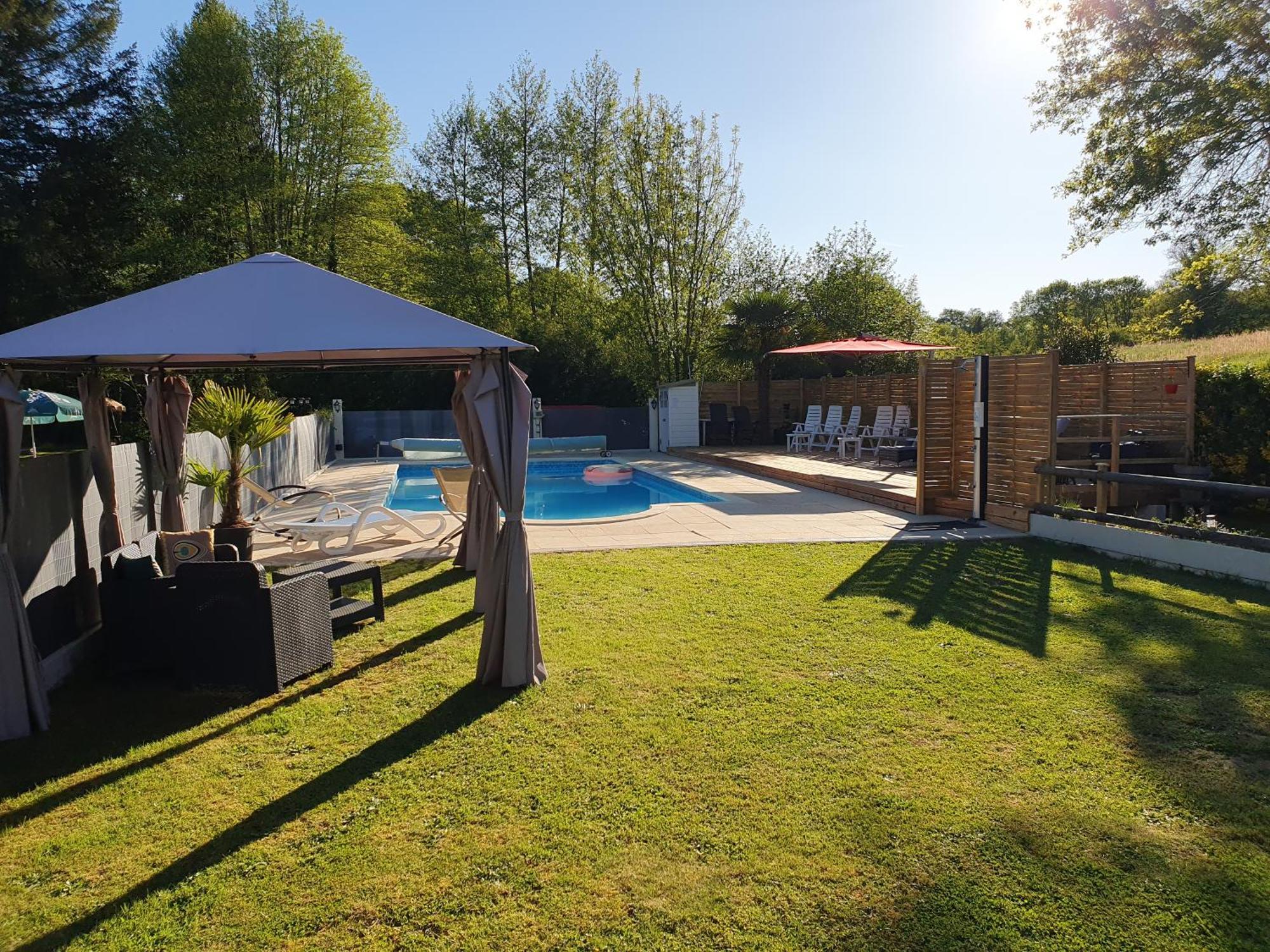 Luxury Safari Tents At Moulin Du Pommier Glamping & Camping Saulgond 외부 사진